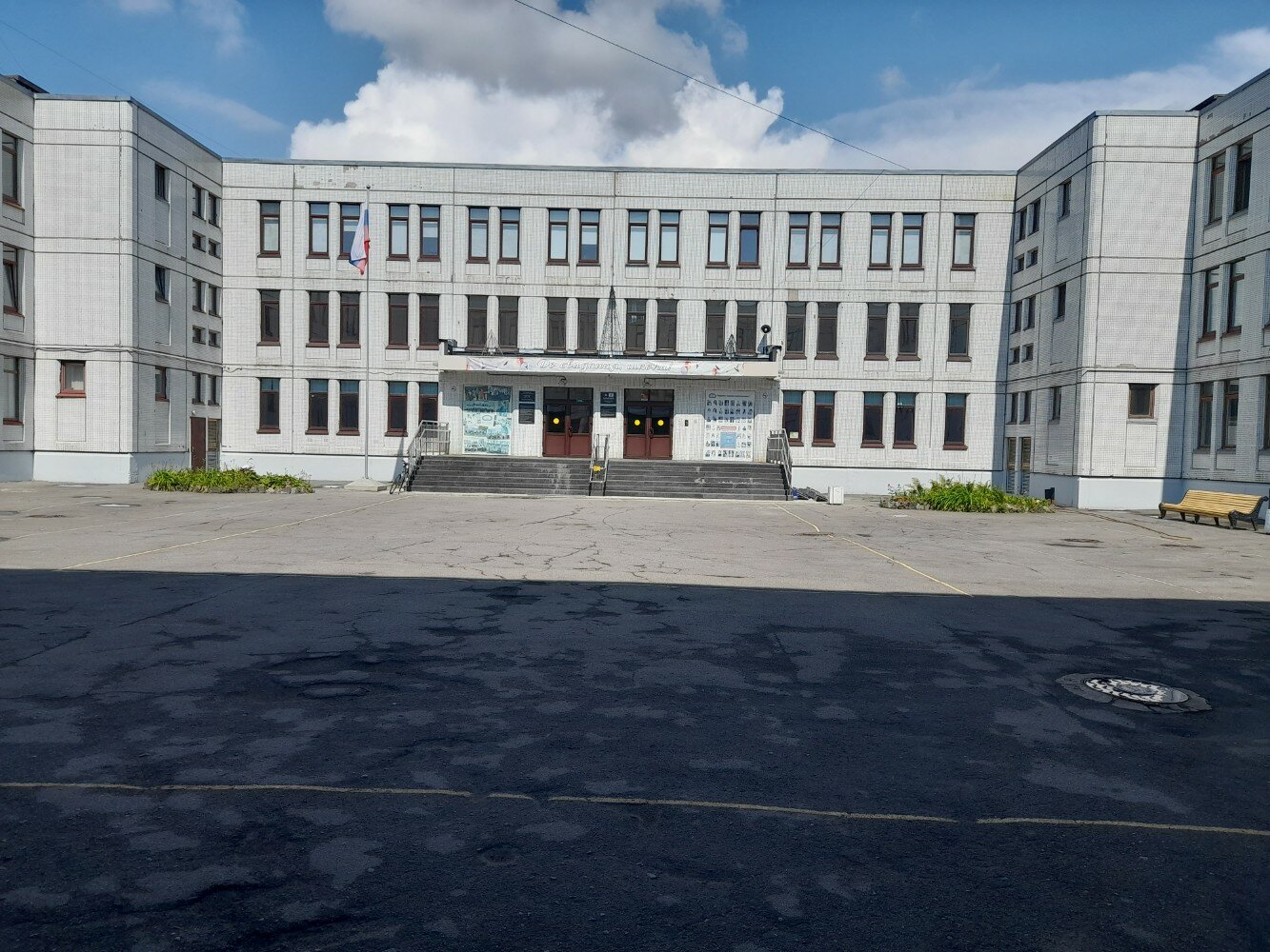 1. Пыль на мебели