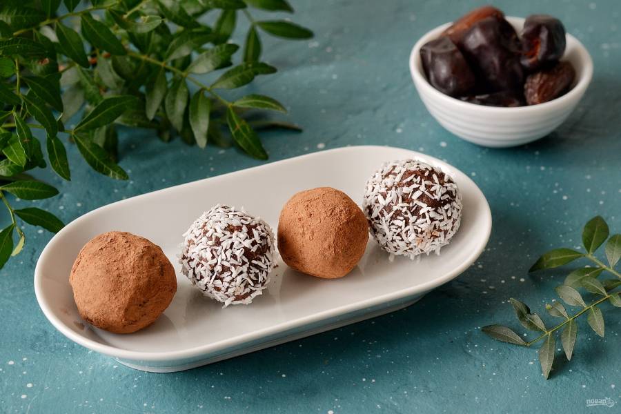 Варианты добавок для разнообразия вкуса конфет из фиников и орехов без сахара